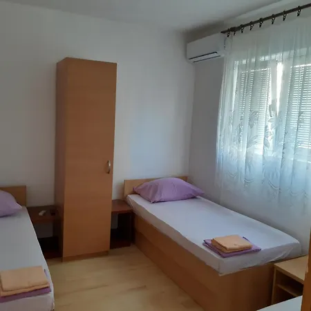 Konukevi Royal Neum