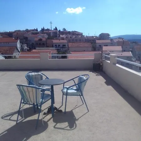Konukevi Royal Neum